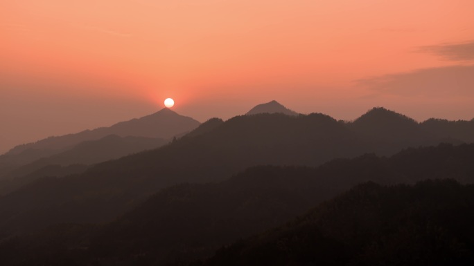 日落群山