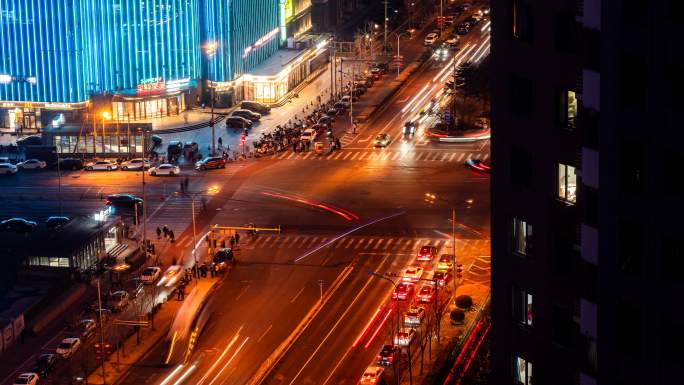 延时摄影：夜幕下的城市动脉