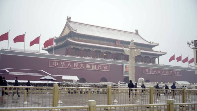 下雪中北京天安门