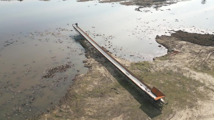 河、湖、海清洗机线是清洗来自河岸植被、水体的污染