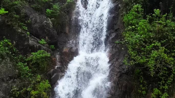 雨林瀑布峡谷水流  溪流