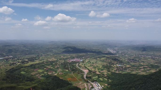 航拍峡口水库渭河源美景