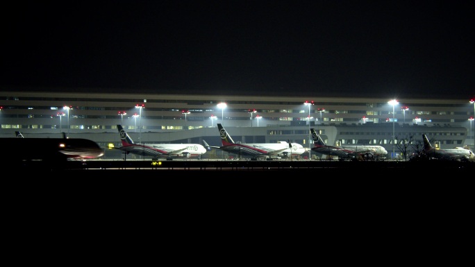 顺丰航空鄂州顺丰机场忙碌