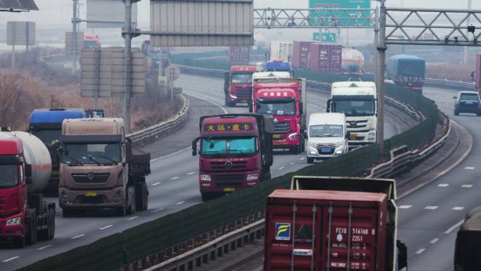 高速公路 半挂 重型卡车 卡车 货运物流