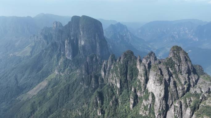 广西金秀五指山丹霞地貌景观自然风光秀丽