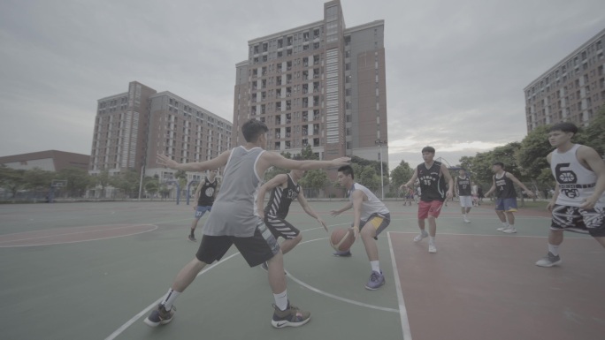 【4K50帧】大学校园学生打篮球运动比赛