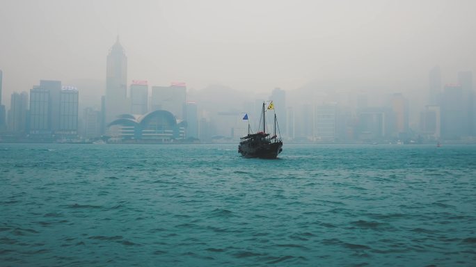 香港维多利亚港海上的船只