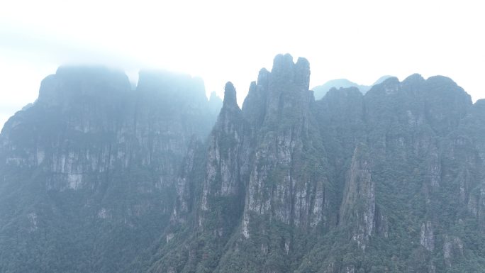 广西金秀五指山丹霞地貌景观自然风光秀丽