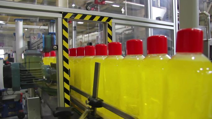 某工厂自动化生产线上的液体洗涤剂