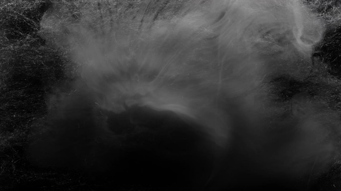 白色的薄雾源源不断地从黑暗的弦网中喷发出来