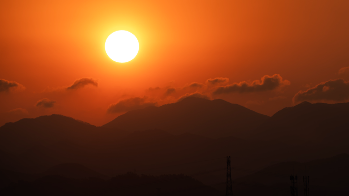 大红太阳山中看日出