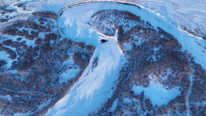 冰雪覆盖的内蒙古扎敦河湿地