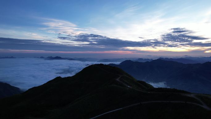 4K日出云海风电场航拍大山森林