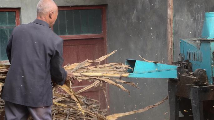 玉米杆处理 农村生活 机器下乡 农机下乡
