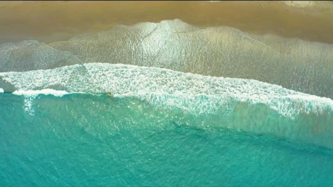 无人机视角下的海岸海浪海洋