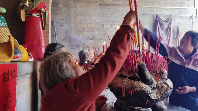 文昌诞祭祀烧香 消灾祈福拜佛烧香叩拜寺庙