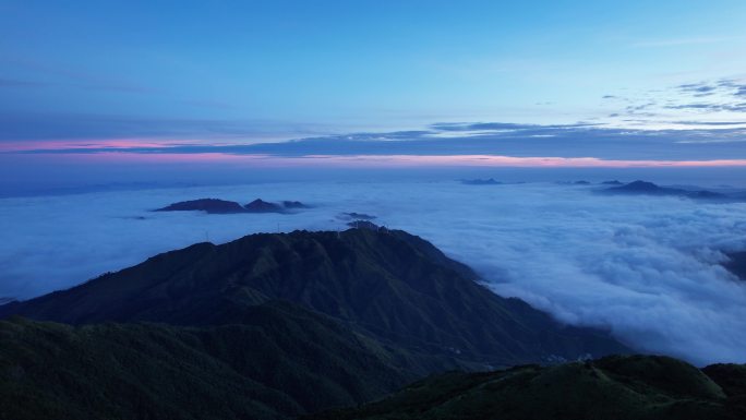 4K日出云海风电场航拍