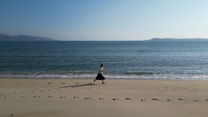 旅行大海风景女生一个人情绪