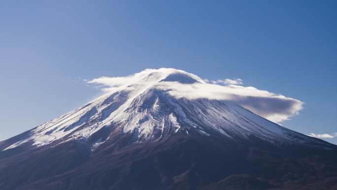 阳光下日本自然富士山高山云彩自然风光空镜