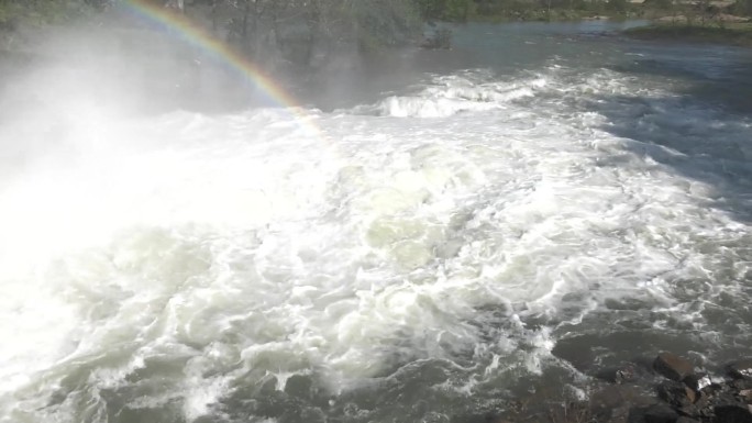 河流 泄洪 放水 奔腾的河水 水面彩虹