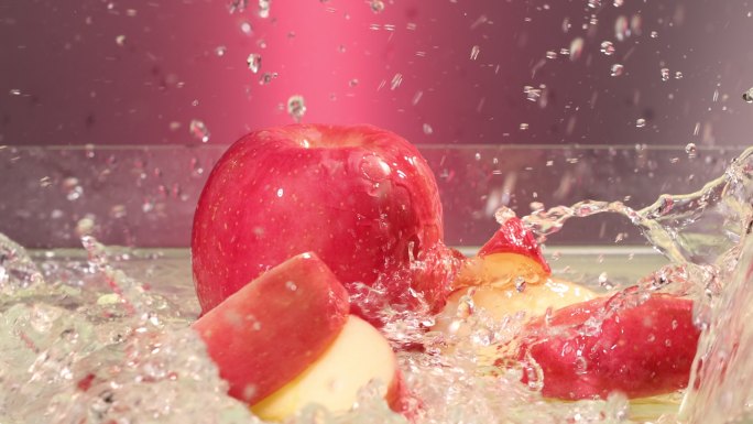 水与苹果碰撞 水花 高清实拍 升格