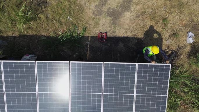 可再生能源。替代生态电源。复现光伏环境。一种用于灌溉的农业太阳能泵。太阳能电池将是未来重要的可再生能