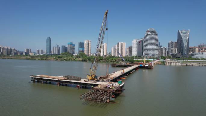 正在建设中的惠州鹅城大桥