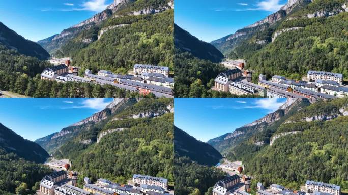 航班上升揭示Canfranc西班牙高山村庄在风景秀丽的夏天