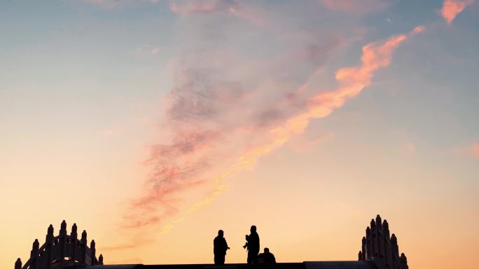 夕阳剪影 天桥行人 剪影