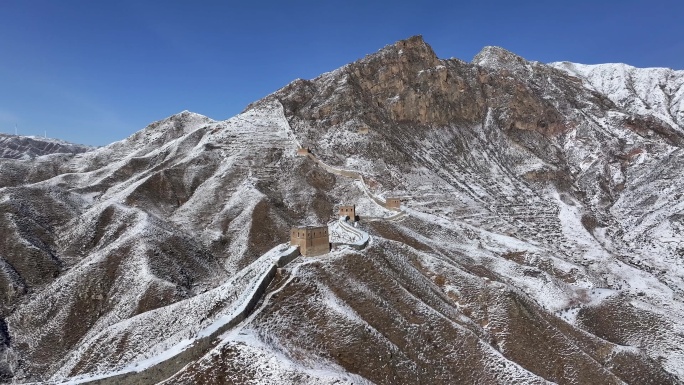 航拍山西忻州雪后韩庄长城