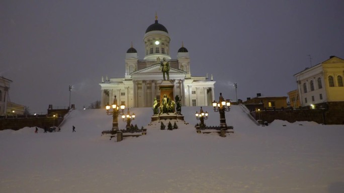 赫尔辛基大教堂的夜景