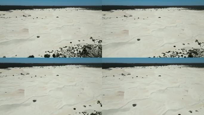 鸟瞰沙丘在澳大利亚西部的白色沙滩