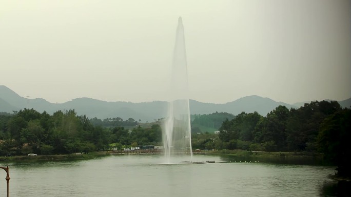 忠州市内的大型喷泉。韩国
