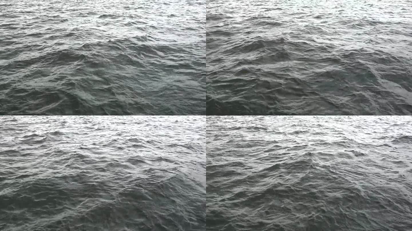 [背景资料]黑海海面起伏不定，伴有强风