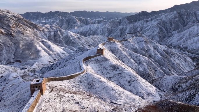 航拍山西忻州雪后韩庄长城