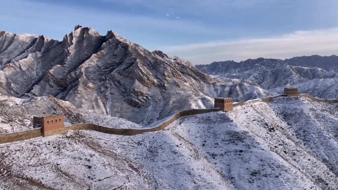 航拍山西忻州雪后韩庄长城