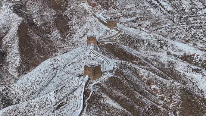 航拍山西忻州雪后韩庄长城