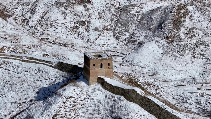 航拍山西忻州雪后韩庄长城