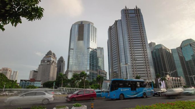 白天雅加达市区交通街道道路全景4k延时拍摄印尼