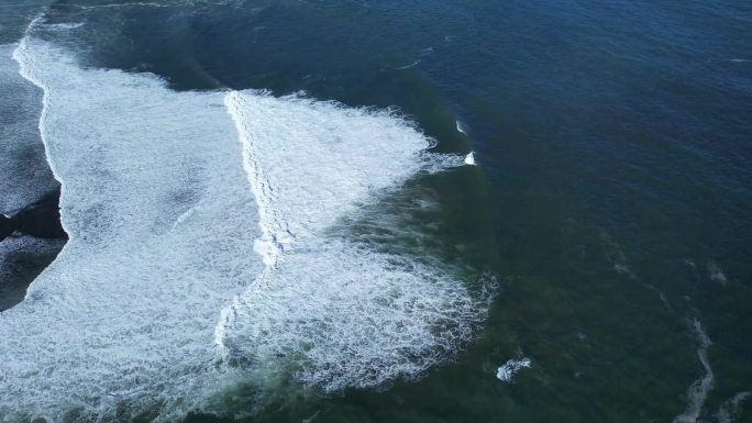 航拍，壮观大海海浪层层浪花，27秒