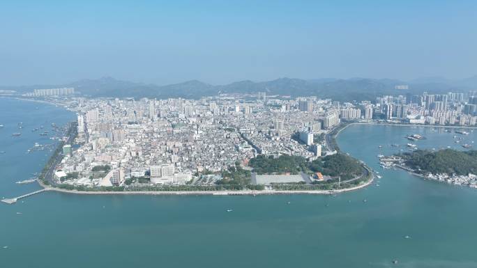 汕尾海边风景航拍海湾城市海滨大道建筑风光