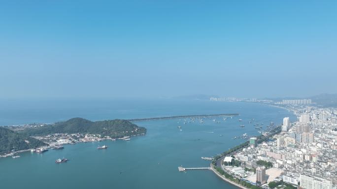 汕尾海边风景航拍海湾城市海滨大道建筑风光