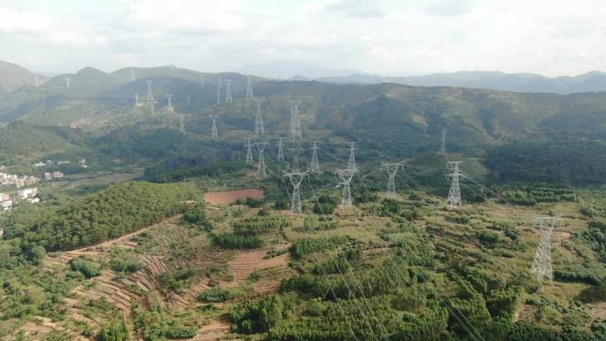 电力电塔电网变电站供电电站山区电线航拍