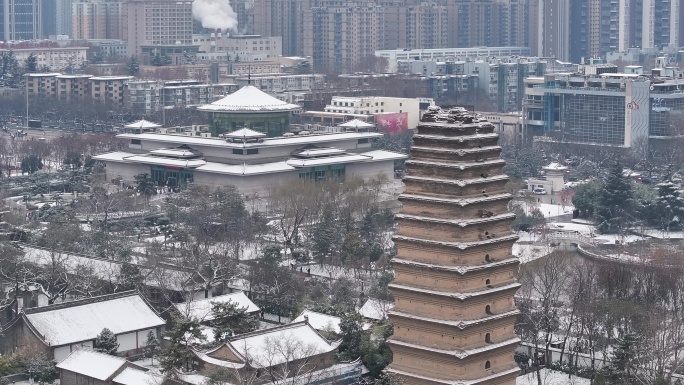 陕西西安小雁塔雪景航拍