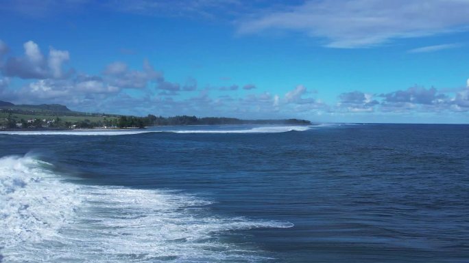 大浪涌来大自然海景，毛里求斯