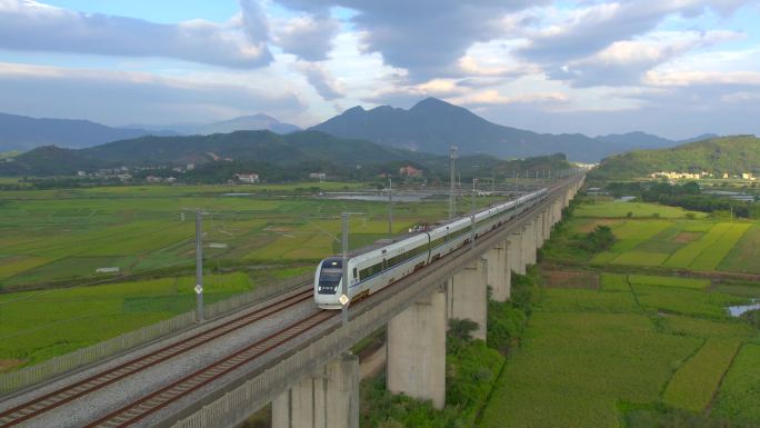 高铁经过惠州大景