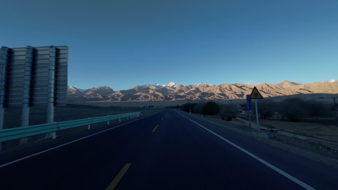 日出清晨在路上高原自由向往旅游vlog