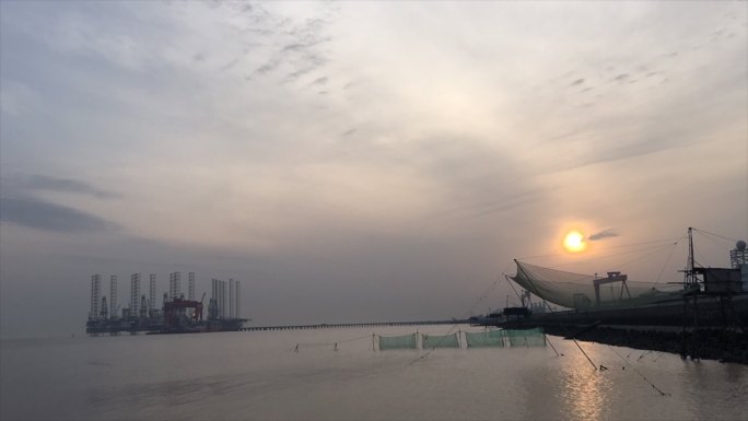 上海东海边的落日