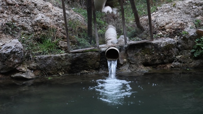 管道出水口排水