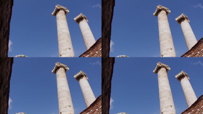 在撒狄的阿尔忒弥斯神庙里仰望天空和柱子。